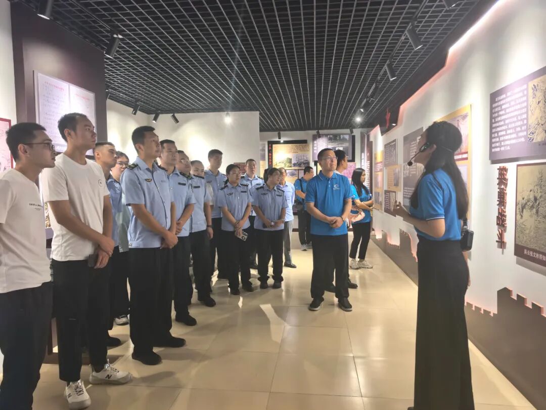 丰南区交通运输局组织开展“行走最美乡村公路，探寻家乡红色印记”主题实践活动